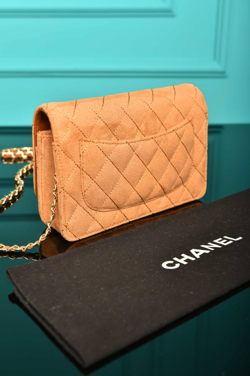 CH - Classic Wallet on Chain (Suede)