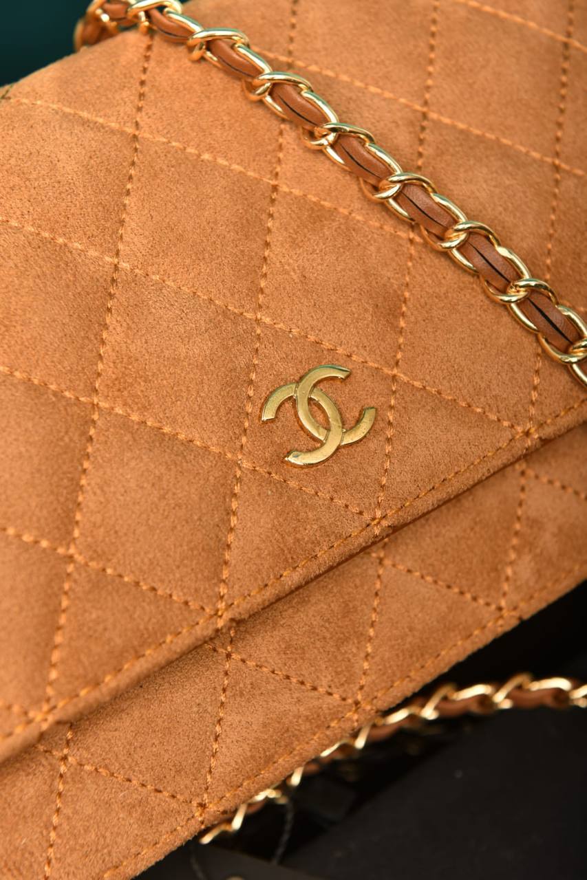 CH - Classic Wallet on Chain (Suede)