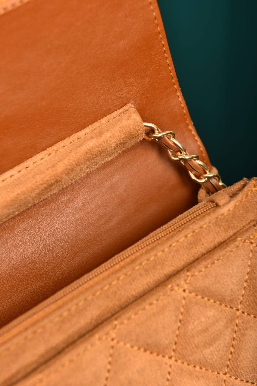 CH - Classic Wallet on Chain (Suede)