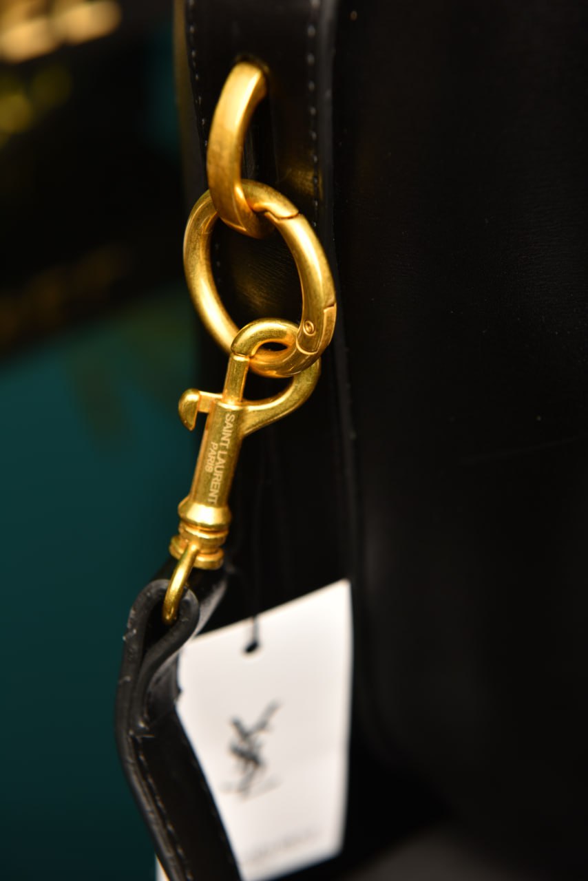 YSI- e 37 in Shiny Leather